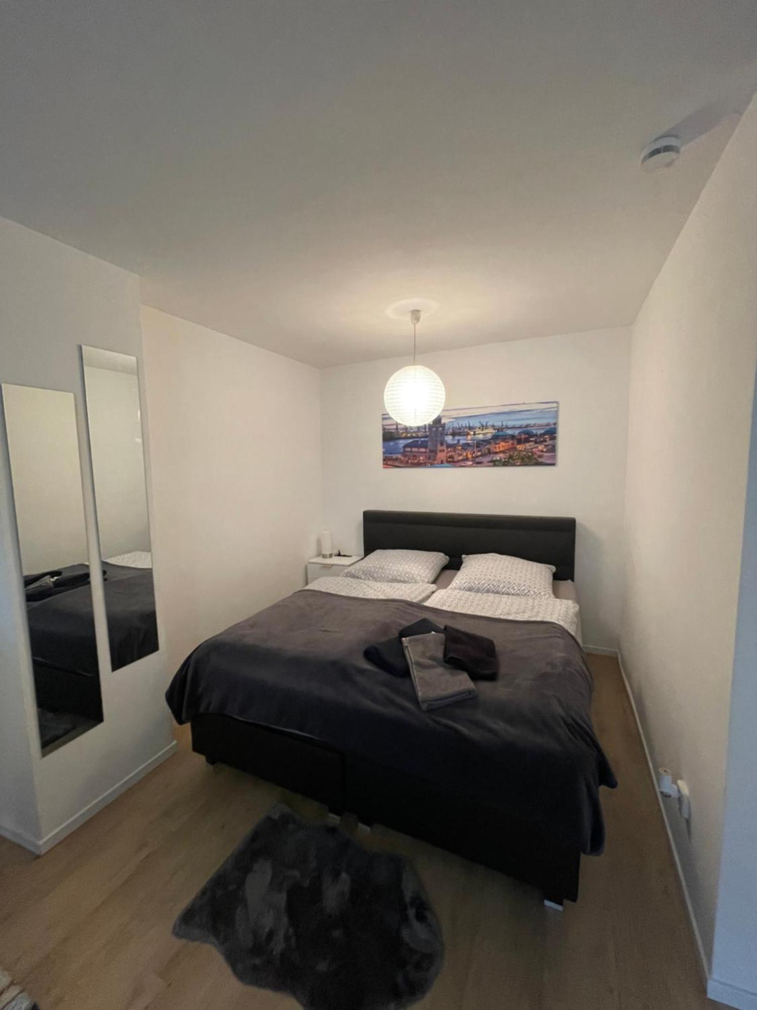 Gemuetliche, Moderne Wohnung Fuer 2-4 Personen Hamburg Bagian luar foto